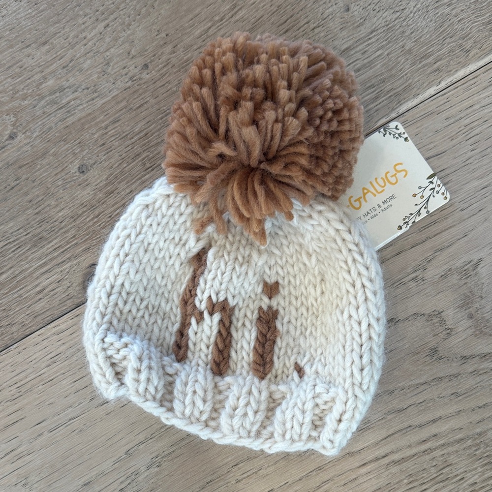 Cozy Knit Pom-Pom Beanie for Newborns - Cream and Brown